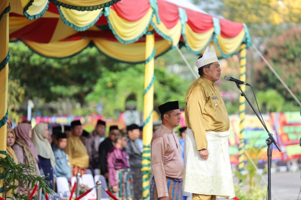 Bupati Siak Alfedri Pimpin Upacara HUT Riau ke-67 Tahun 2024