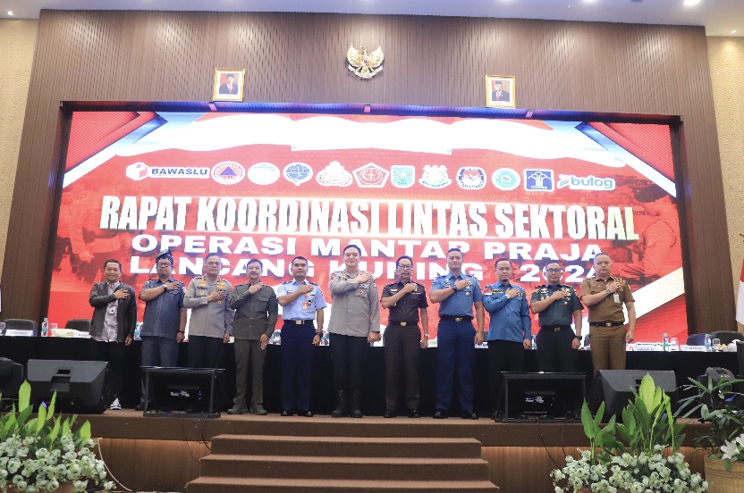 Kapolda Riau Pimpin Langsung Rapat Koordinasi Lintas Sektoral Operasi Mantap Praja Lancang Kuning 2024