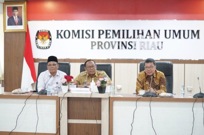 Berkunjung ke Kantor KPU, Pj Gubernur Riau Cek Kesiapan Pelaksanaan Pilkada 2024