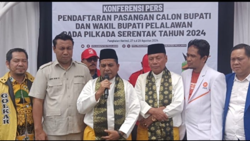 Mendaftar ke KPU Pelalawan, Berkas Nasarudin-Abu Bakar Dinyatakan Lengkap