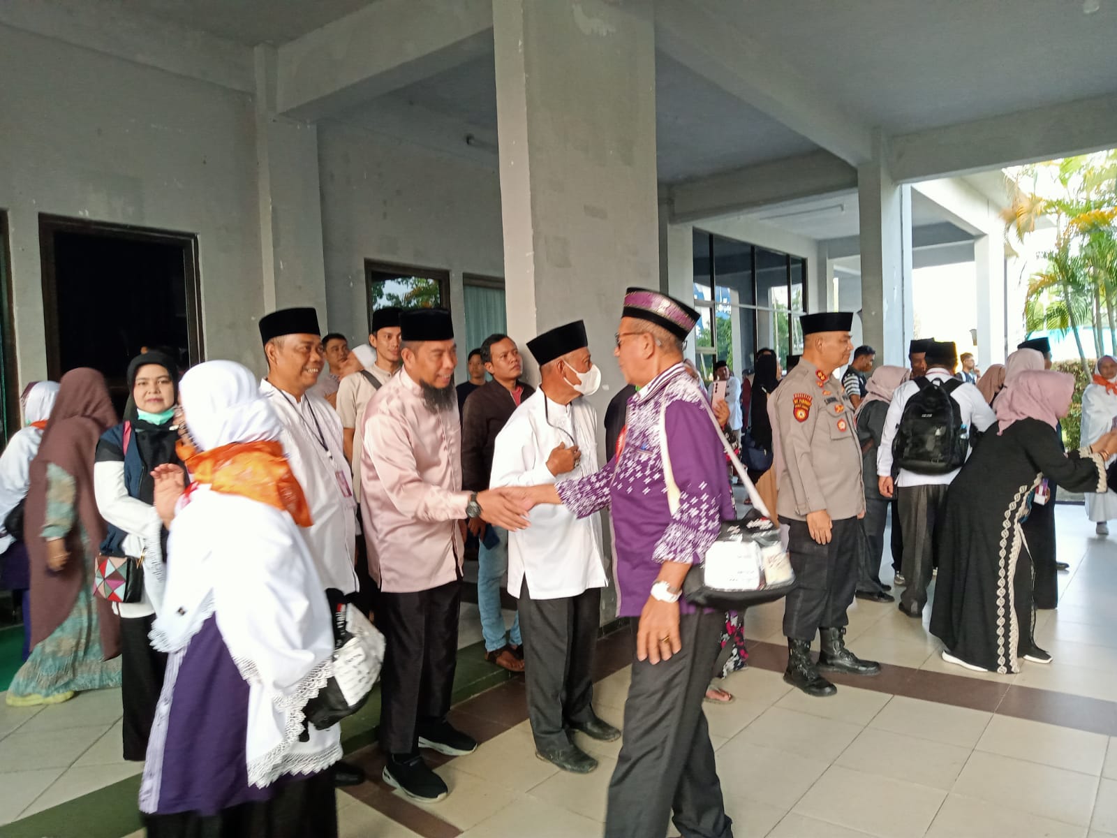 Disambut Bupati, Jemaah Haji Asal Bengkalis Tiba di Batam dengan Selamat