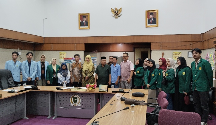 Didampingi Mentor dan Pengurus Apindo, Mahasiswa Program AUM Jumpai Anggota DPRD RiauYuliawati