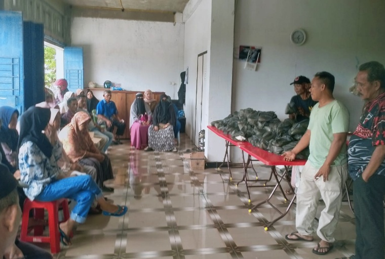 Aliansi Melayu Tionghua Berikan Sembako Murah Bantu Masyarakat Meranti