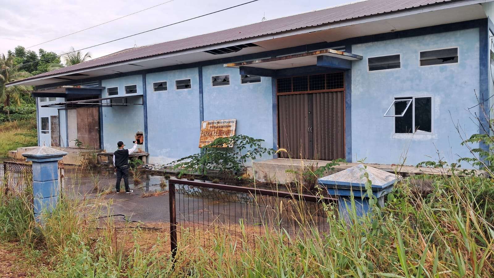 Banyak Peralatan Rusak dan Dicuri, Pabrik Es Batu Milik Pemkab Bintan Terbengkalai