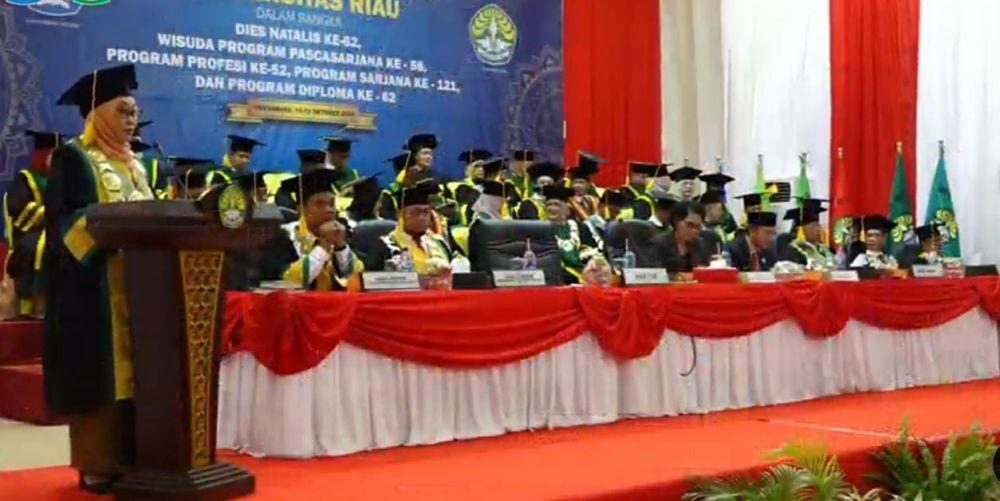 Unri Wisuda 2.415 Mahasiswa, Rektor: Jadilah Alumni Yang Bermanfaat Bagi Masyarakat