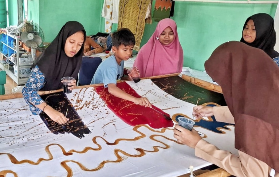 Kisah Inspiratif Anak-anak Berkebutuhan Khusus Kampar, Lahirkan Pesona Batik yang Menawan
