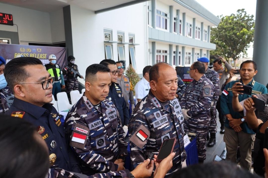Lanal Karimun Tangkap Penyelundup Narkotika Bawa Senjata Api dari Malaysia