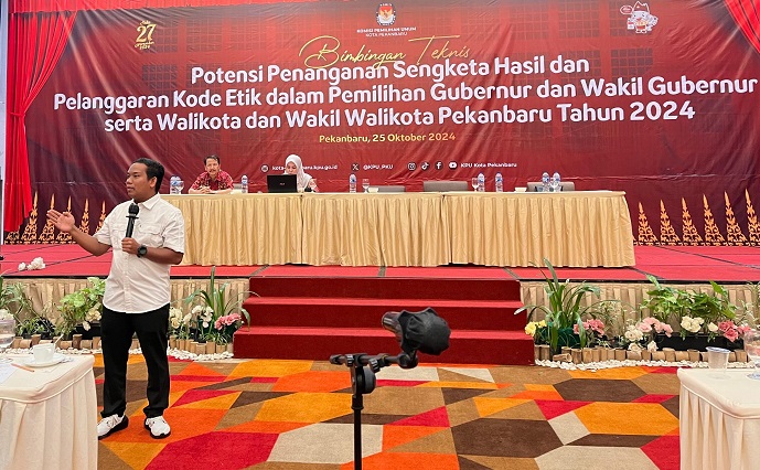 Bawaslu Pekanbaru Sampaikan Potensi Pelanggaran Pada Bimtek yang Diadakan KPU