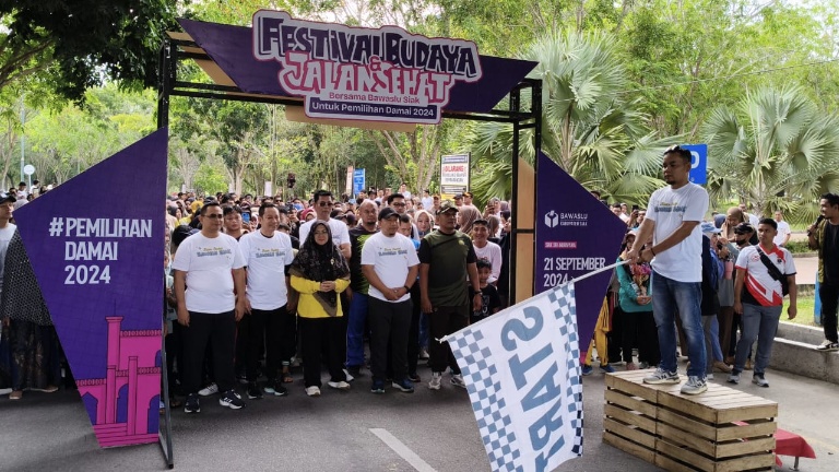 Gelar Festival Budaya dan Jalan Sehat bersama, Bawaslu Siak Ajak Warga Awasi Pilkada 2024