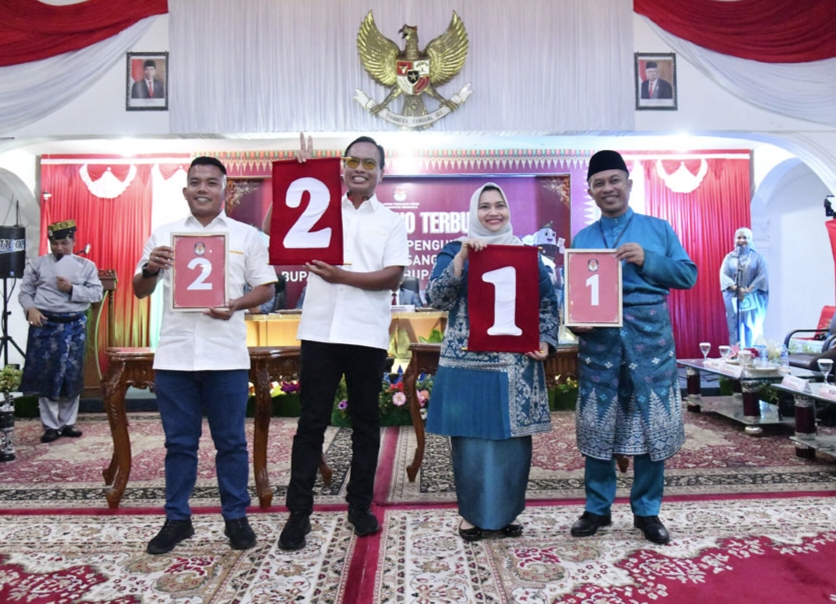 KPU Bengkalis Gelar Pencabutan Nomor Urut Paslon, KBS Nomor 1 dan SANDI  Nomor 2