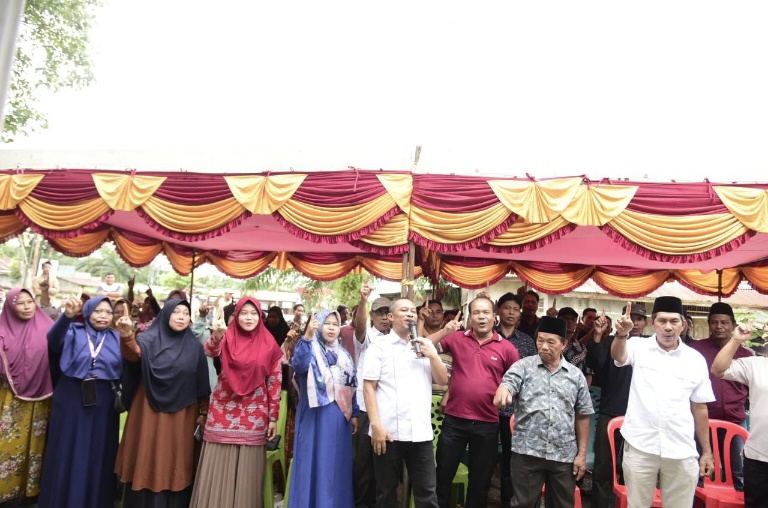 Kampanye di Siak Kecil, Pantun Mas Bagus Disambut Hangat Warga